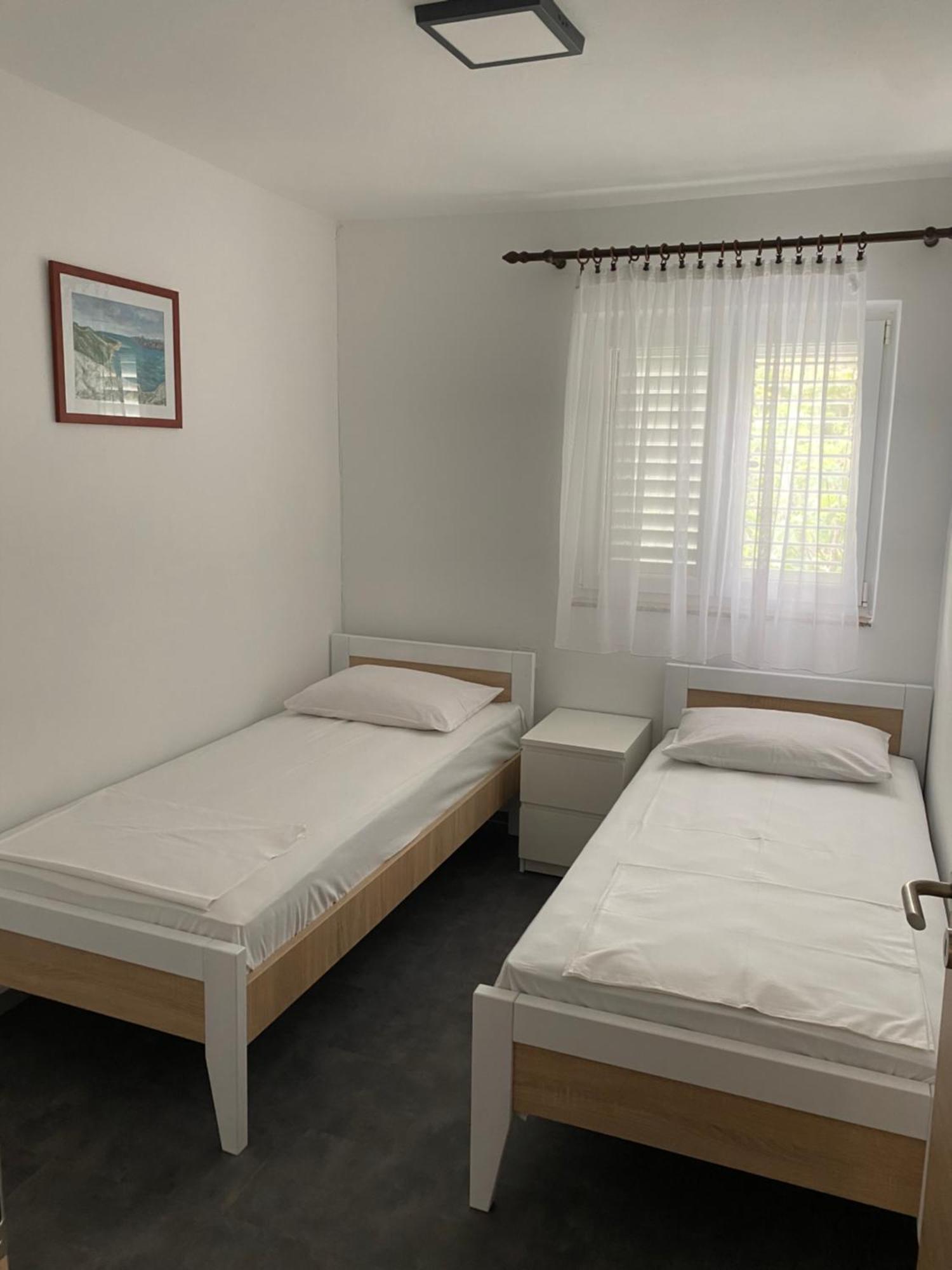 Apartmani Pozega Паг Экстерьер фото