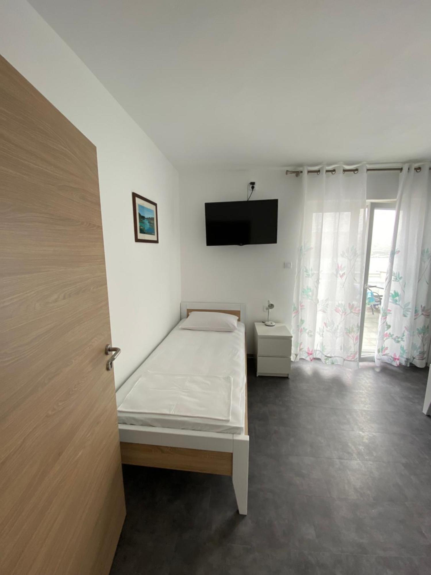 Apartmani Pozega Паг Экстерьер фото